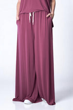 Pantaloni mov lejeri, cu croială largă și cădere naturală, din material subțire