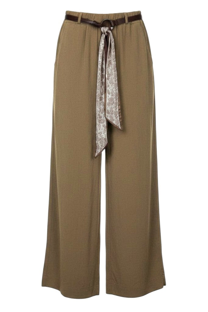 Pantaloni largi din modal bej, cu talie elastică și cordon decorativ, vedere frontală pe fundal alb.