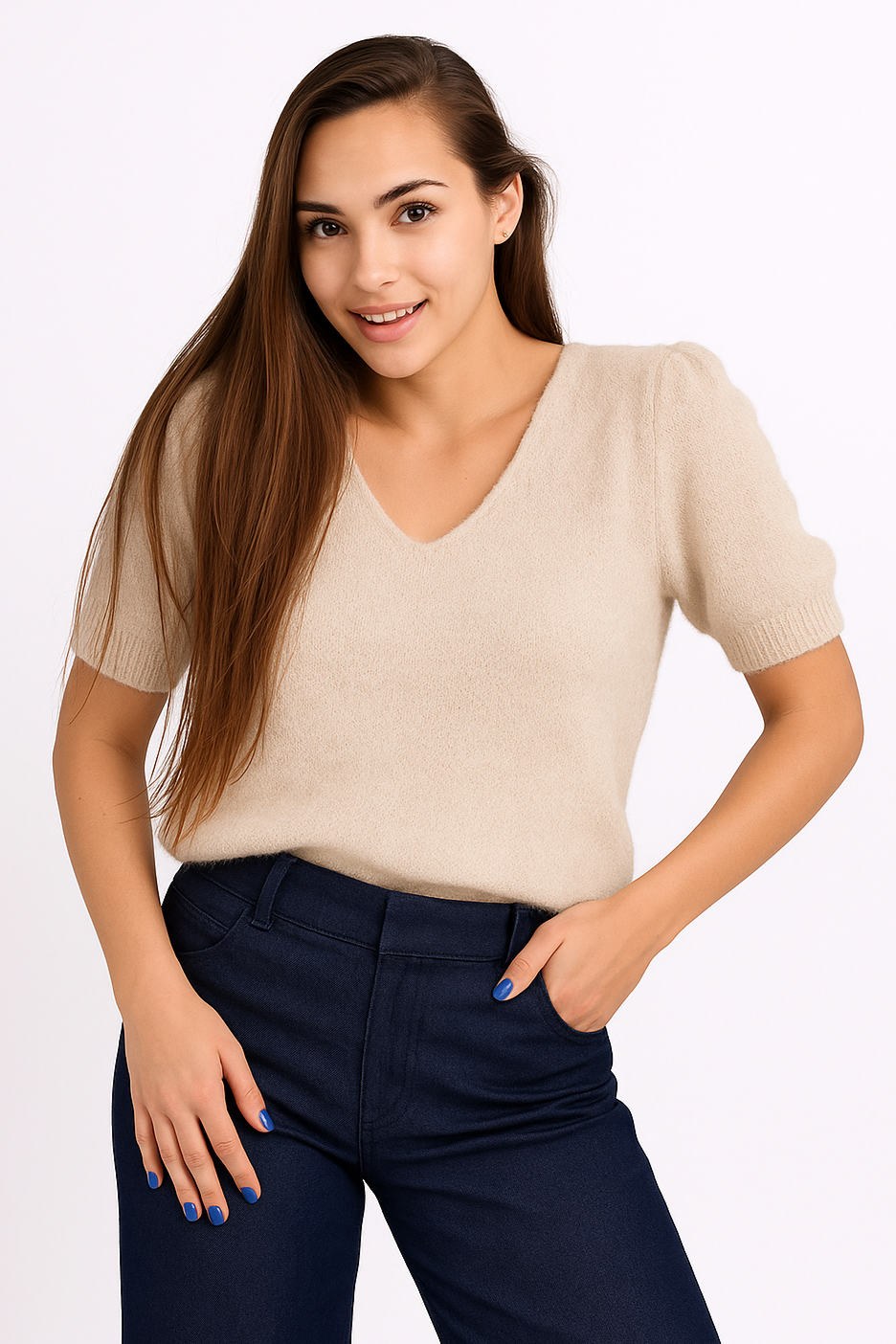 Pulover bej cu alpaca, mâneci scurte și croială lejeră, ideal pentru ținute casual chic.
