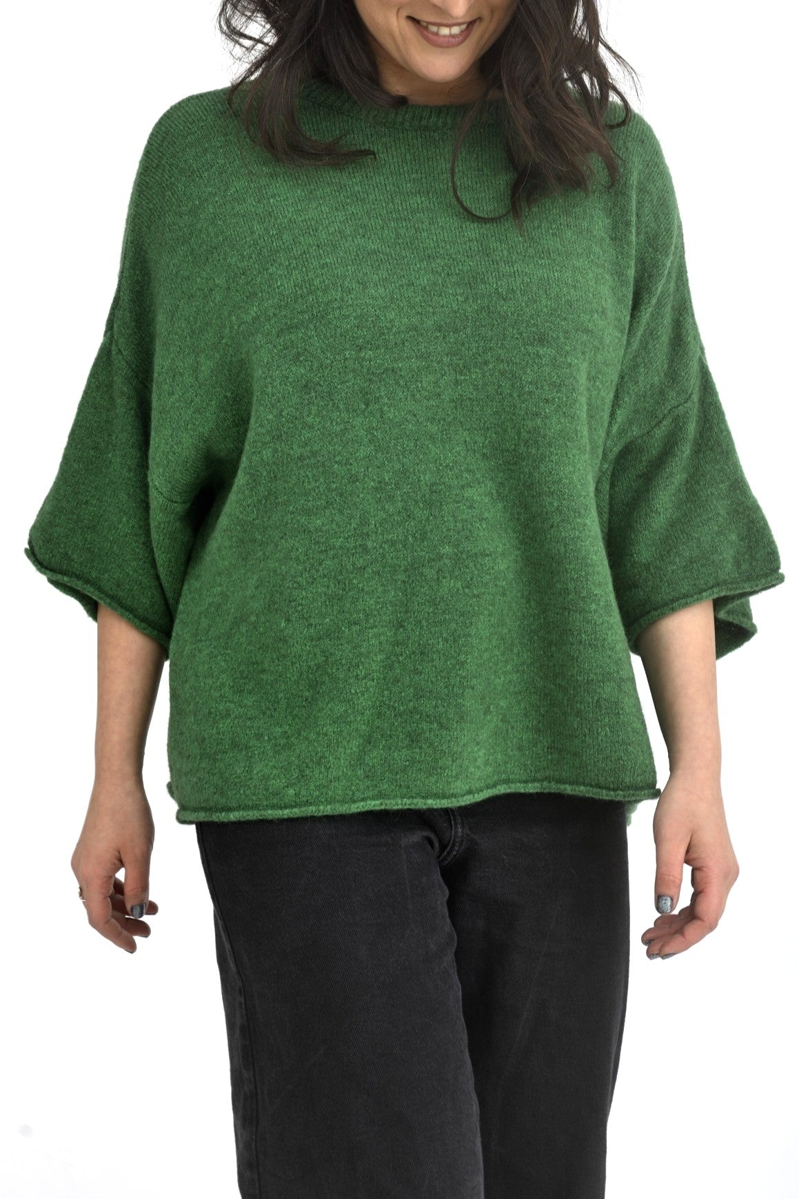 Pulover verde închis din amestec cu alpaca, model oversize cu umeri căzuți, potrivit pentru stratificare.