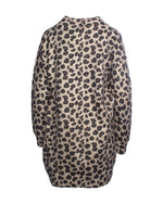 ulover lung cu animal print și fir auriu, vedere din spate, croială lejeră și umeri căzuți.
