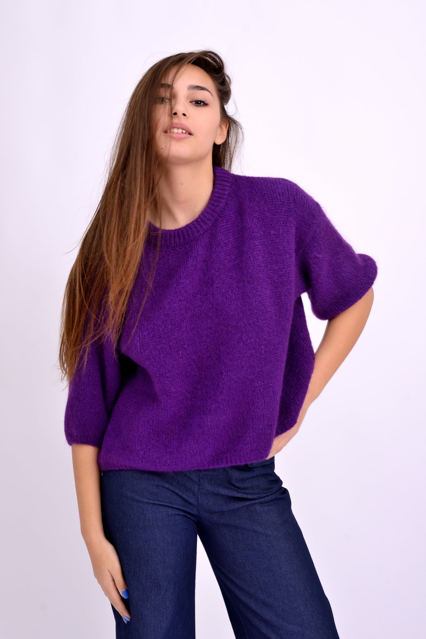Pulover damă cu mânecă scurtă, violet, din amestec cu kid mohair și lână, croială lejeră.
