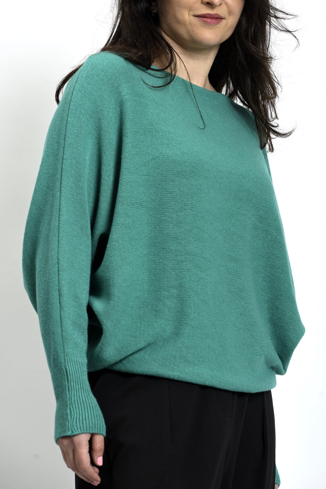 Pulover Cu Perle Decorative Spate – Croială Amplă Elegantă