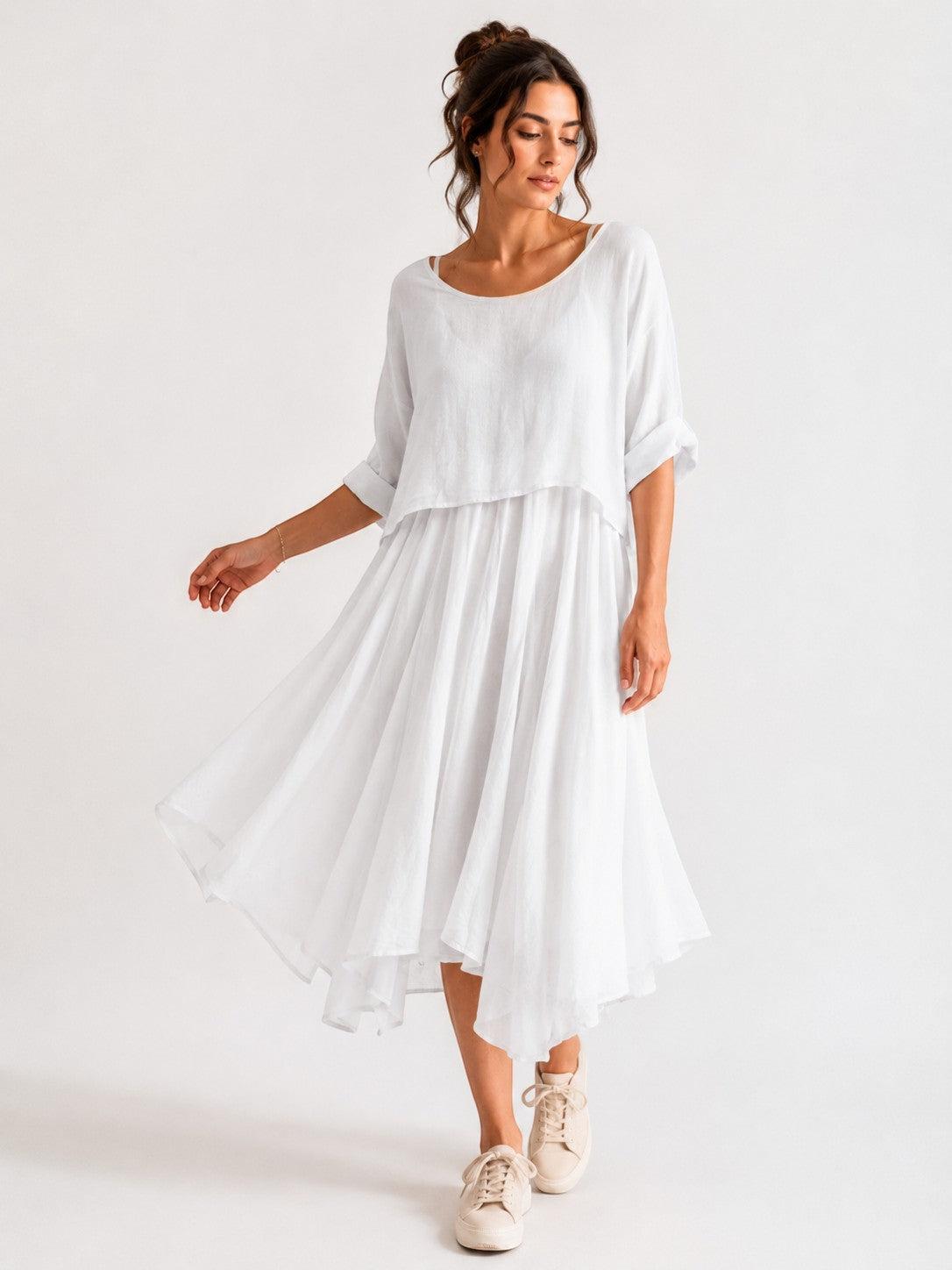 Rochie midi din bumbac, cu crop top texturat și fustă asimetrică, purtată pe model — All Above Boutique.
