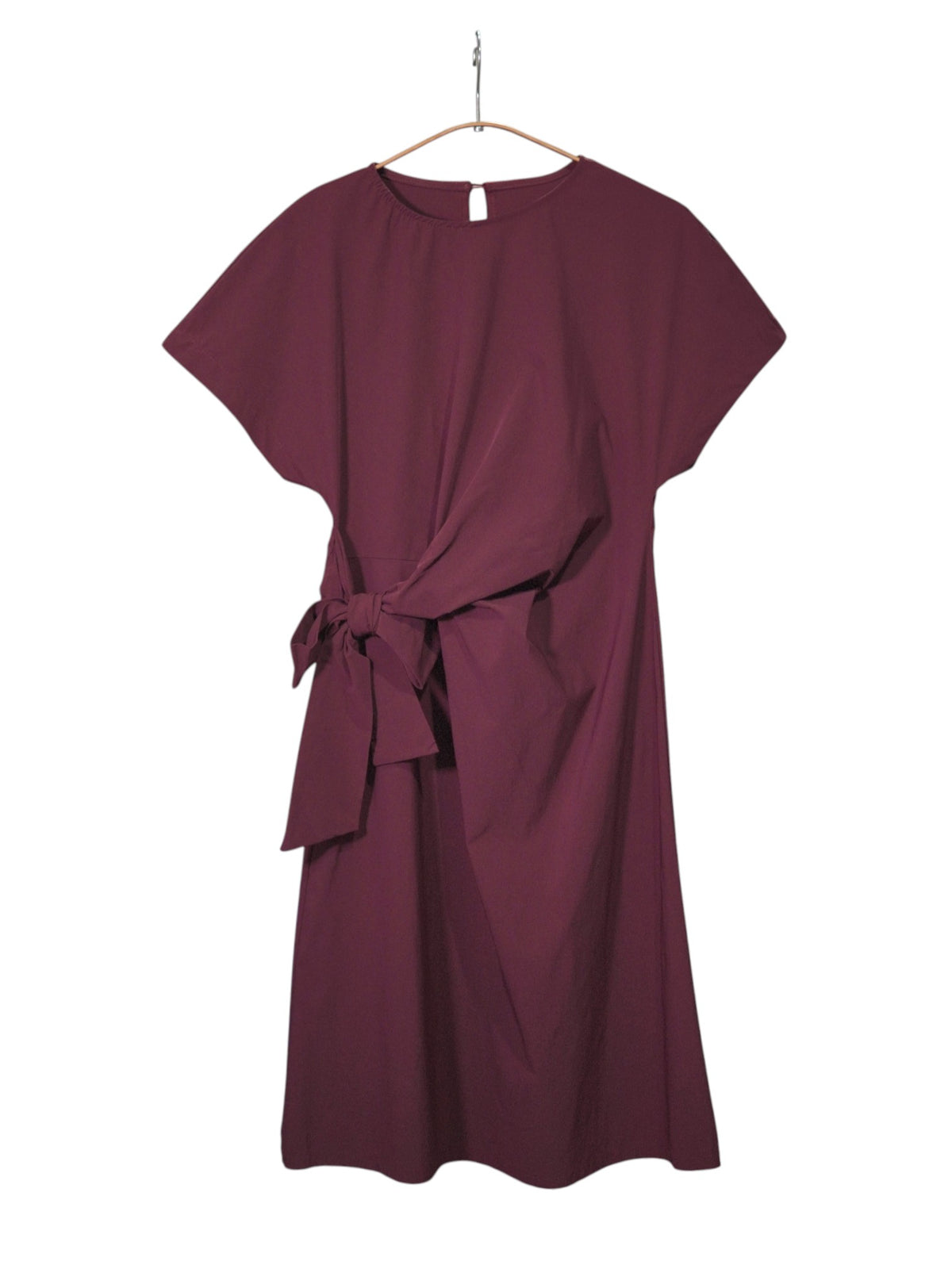 Rochie bordo cu croială relaxată și detaliu decorativ lateral tip fundă