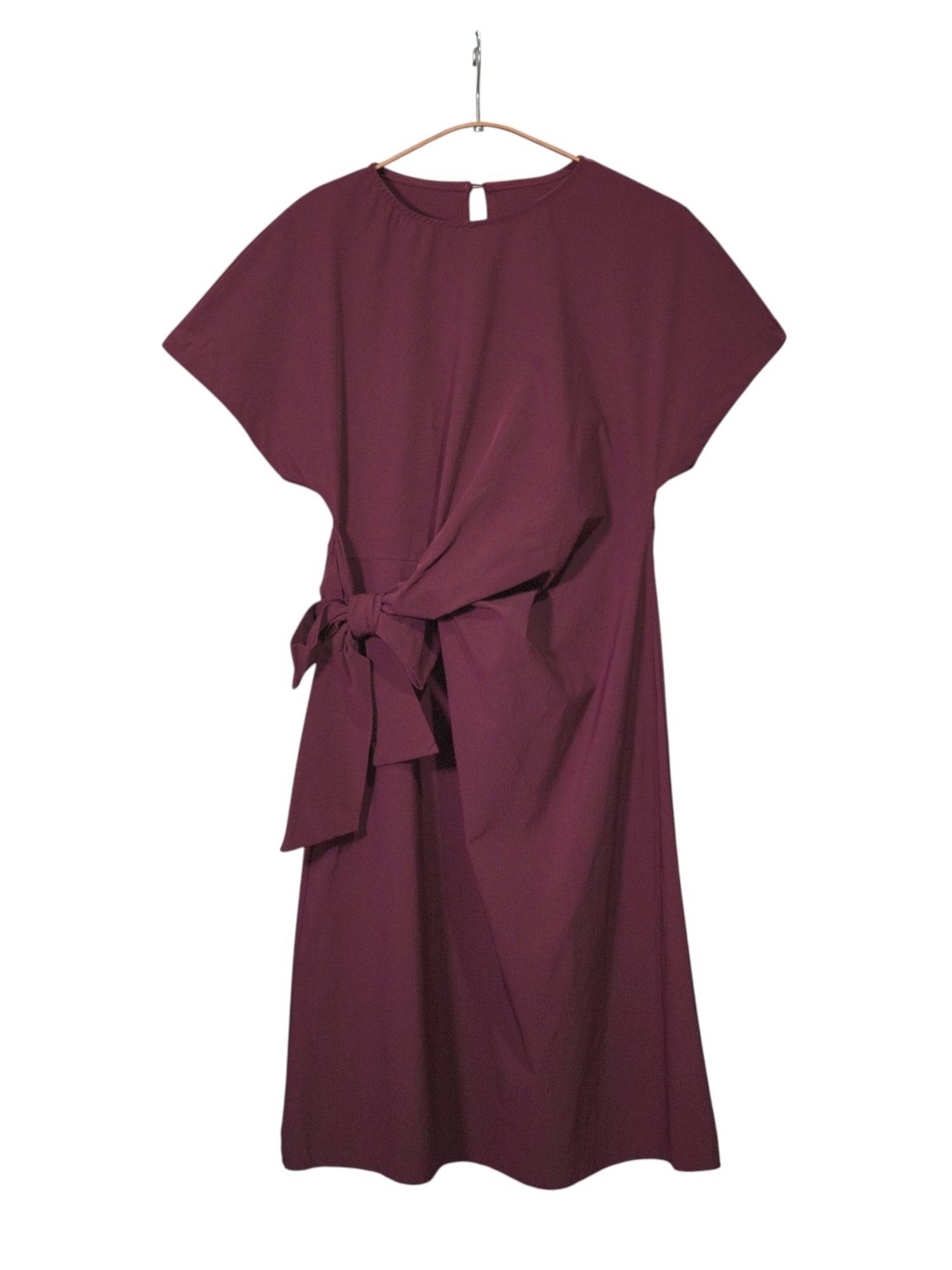Rochie bordo cu croială relaxată și detaliu decorativ lateral tip fundă