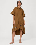 Rochie cămașă Fly cu volane și cercuri metalice la poale, nuanța camel, vedere din față
