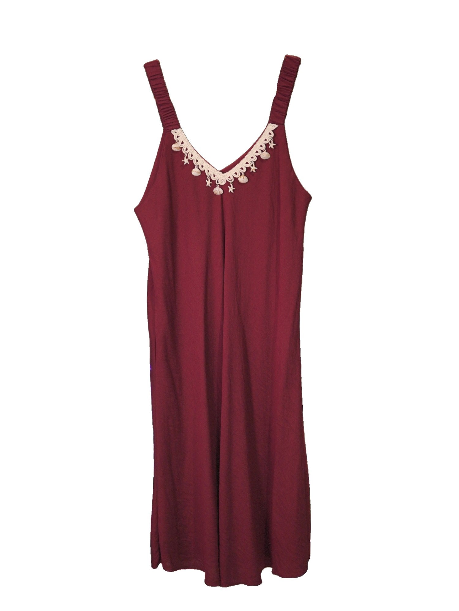 Rochie bordo cu detalii decorative din scoici la decolteu în V.