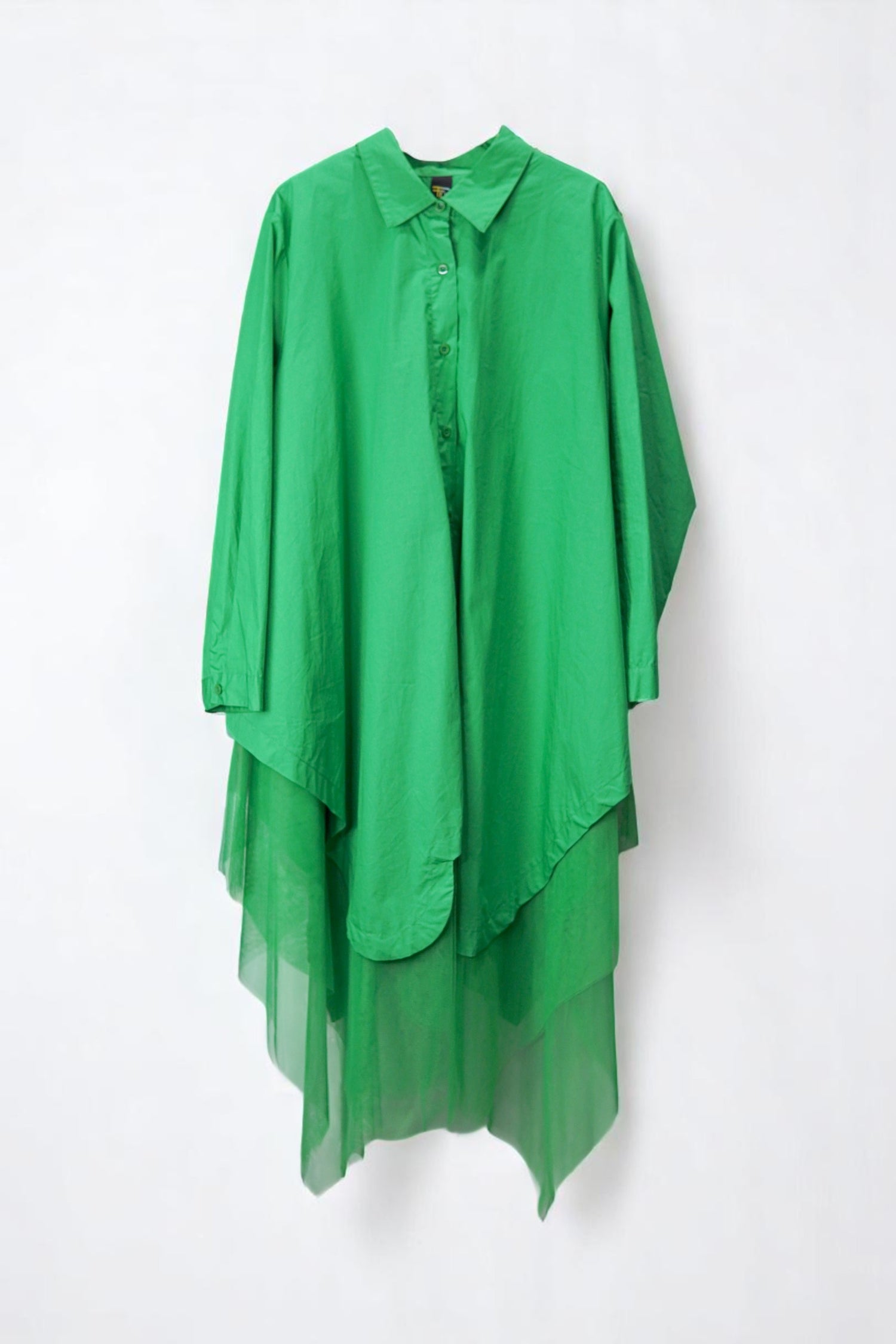 Rochie tip cămașă verde cu croială largă și fustă lungă din tul