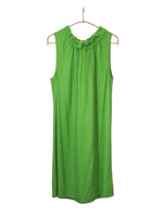 Rochie verde deschis fără mâneci, cu croială lejeră și guler halter drapat