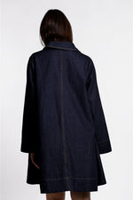 Rochie din jeans gros, vedere din spate