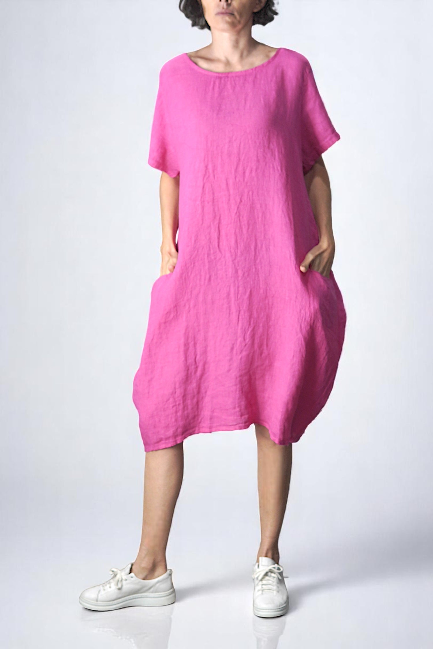 Rochie lejeră din in 100%, culoare roz vibrant, cu croială relaxată și buzunare laterale