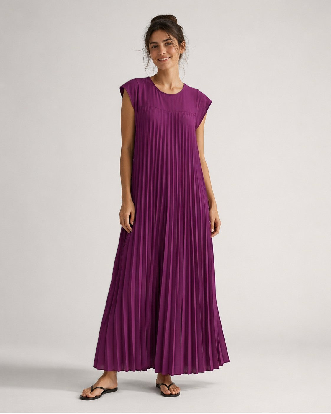 Rochie lungă plisată roz inchis, cu mâneci scurte și cădere fluidă — All Above Boutique.