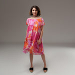Rochie feminină din mătase cu imprimeu floral roz și portocaliu, cu croială amplă și volan delicat