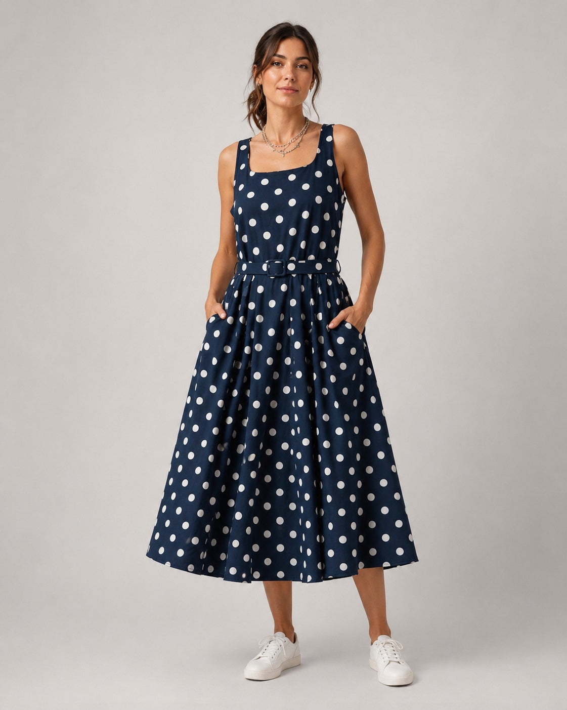 Rochie midi retro cu buline medii, detaliu buzunare