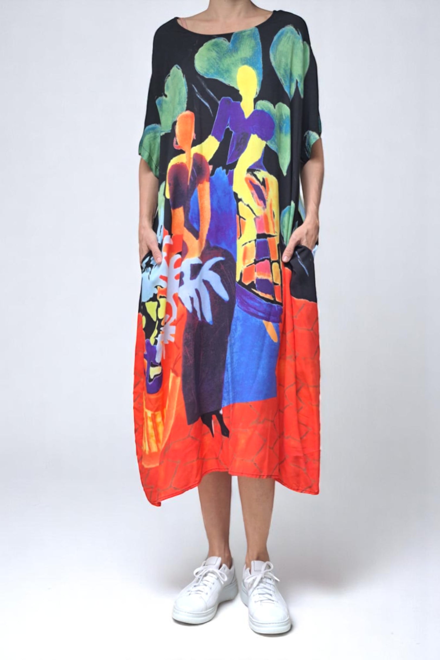 Croială amplă și imprimeu abstract colorat pe rochie din vâscoză