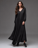 Rochie satinată cu mâneci lungi și buzunare, nuanța negru, vedere din față