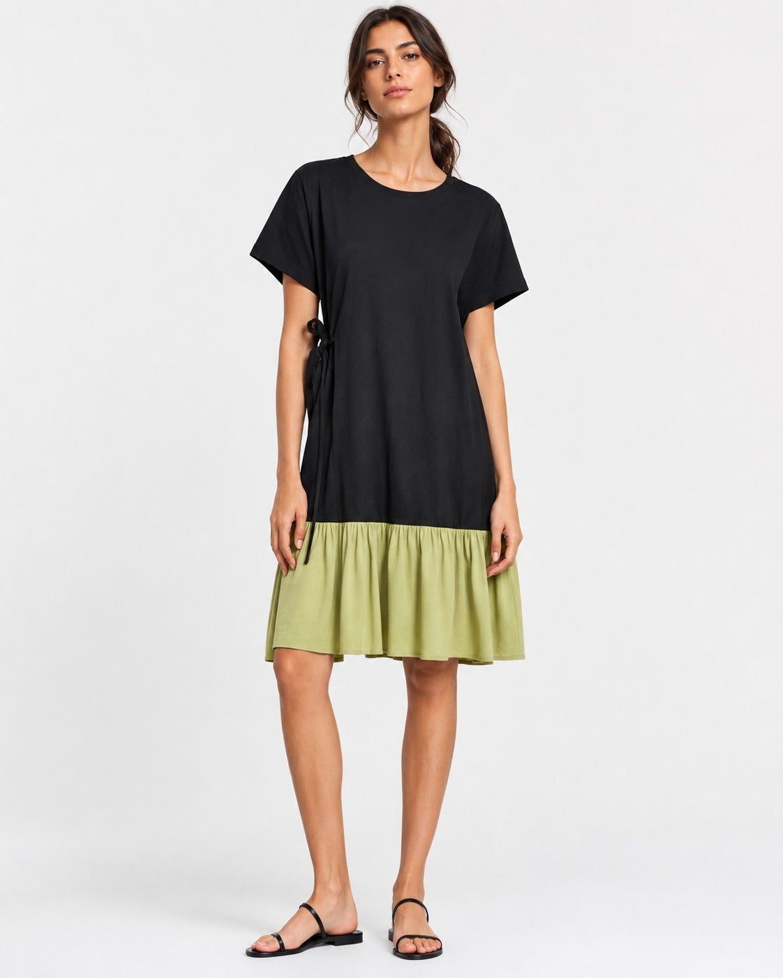 Rochie-tricou lungă cu volan la bază, verde fistic, vedere din față
