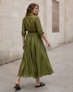 Rochie cămașă din tencel satinat, vedere din spate. All Above Boutique.