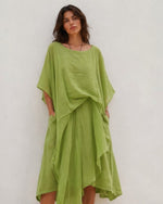 Detaliu prindere laterală pe rochia midi din bumbac verde fistic — All Above Boutique.