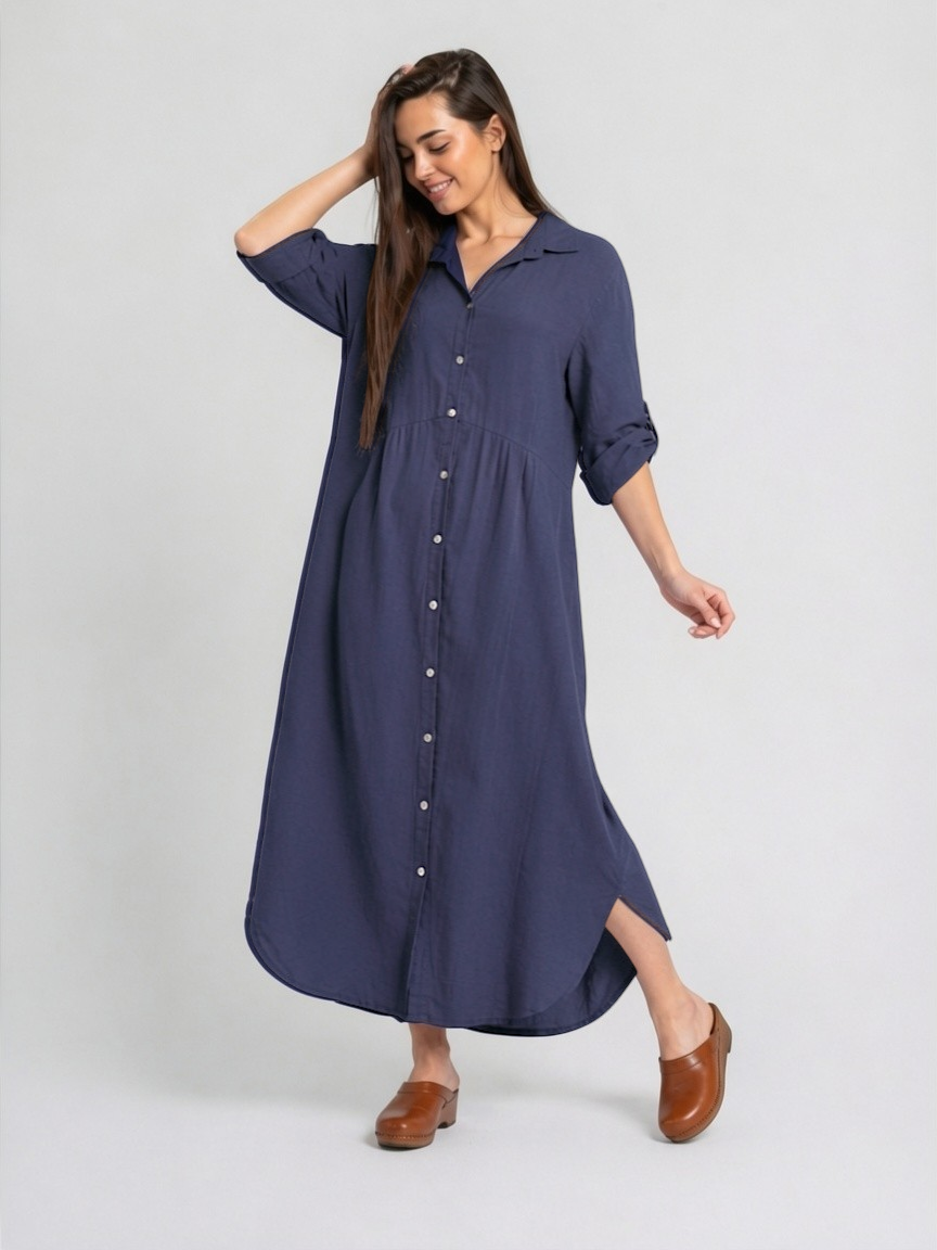  Rochie tip cămașă din in camel cu croială lejeră și mâneci suflecate cu nasture.