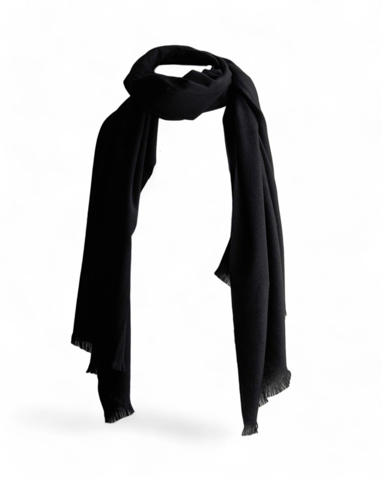 Șal negru clasic din tricot soft, accesoriu versatil și elegant