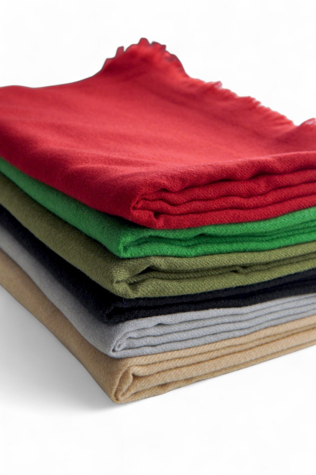 Set de mai multe șaluri uni din tricot soft în diverse culori, cu franjuri scurte