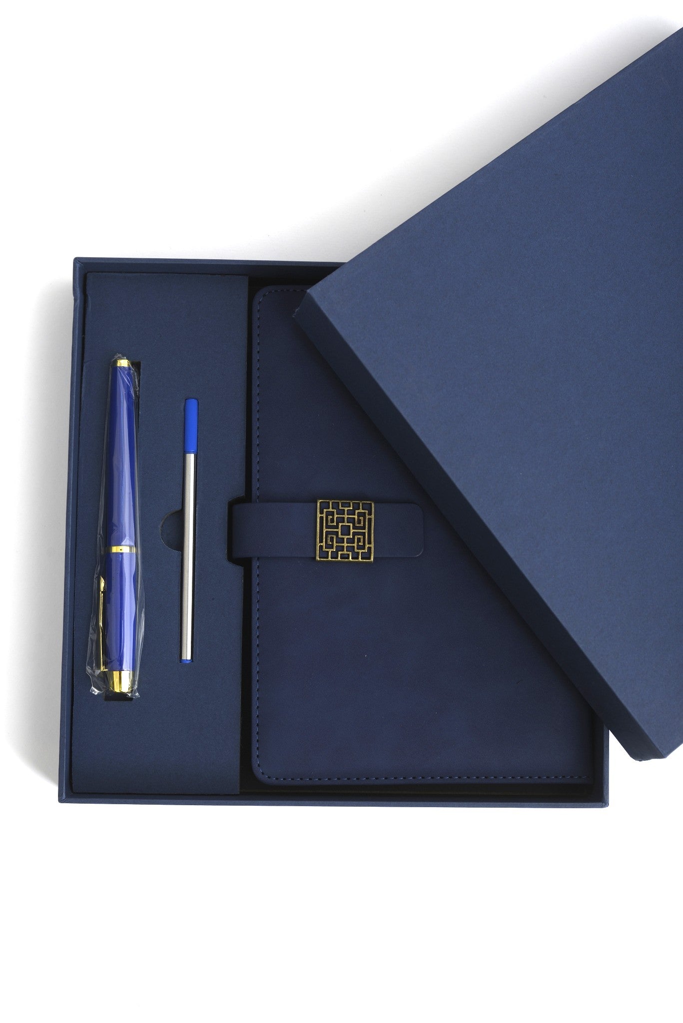 Set agendă albastră cu pix asortat, ambalat într-o cutie elegantă, ideal pentru cadou corporate.