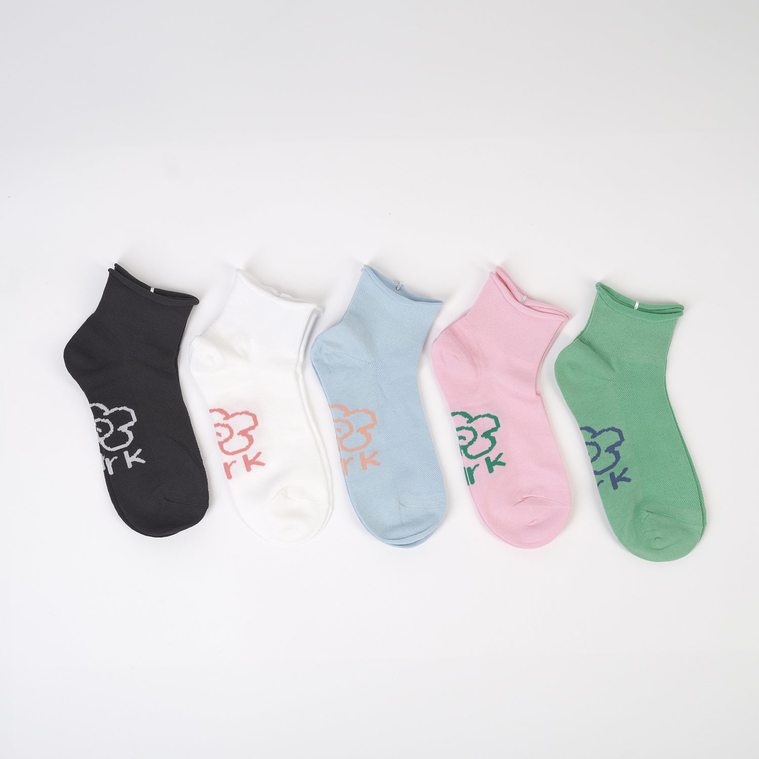 Set de cinci perechi de șosete fără elastic în culori pastelate și neutre, cu model floral