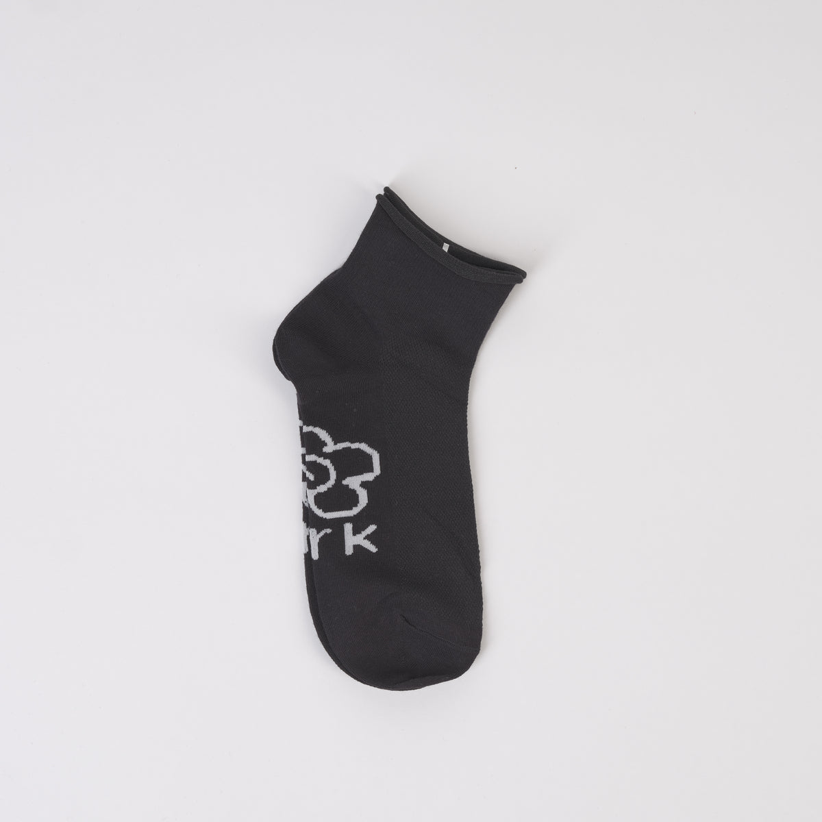 Șosetă neagră cu model contrastant alb, fără elastic, potrivită pentru orice ținută