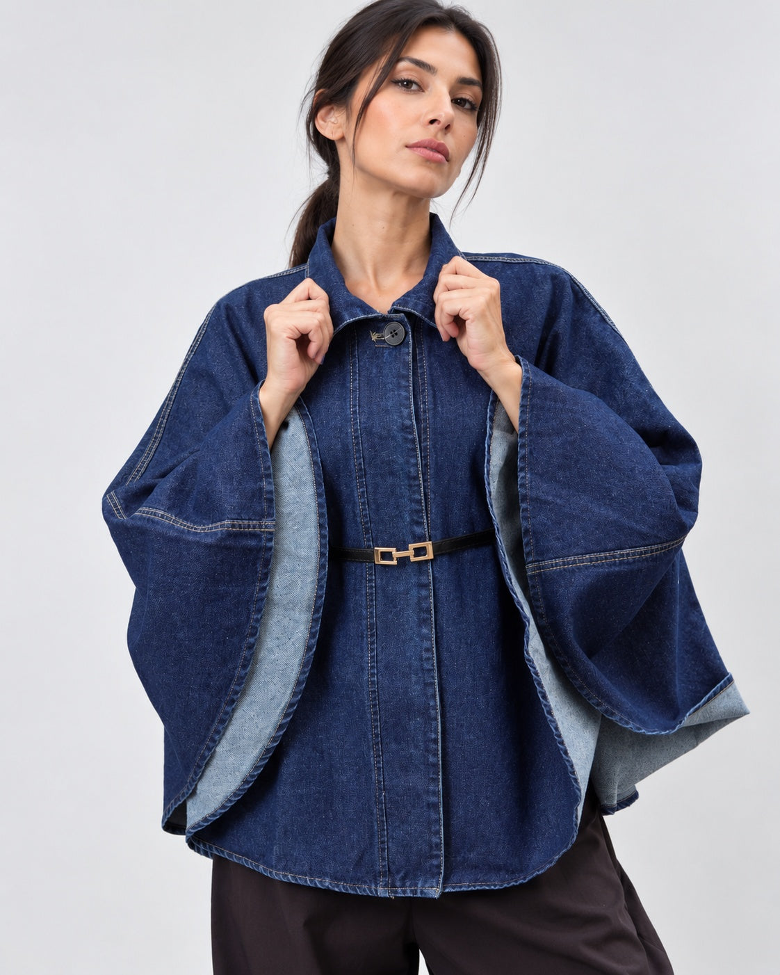 Capă în jeans cu centură, vedere față