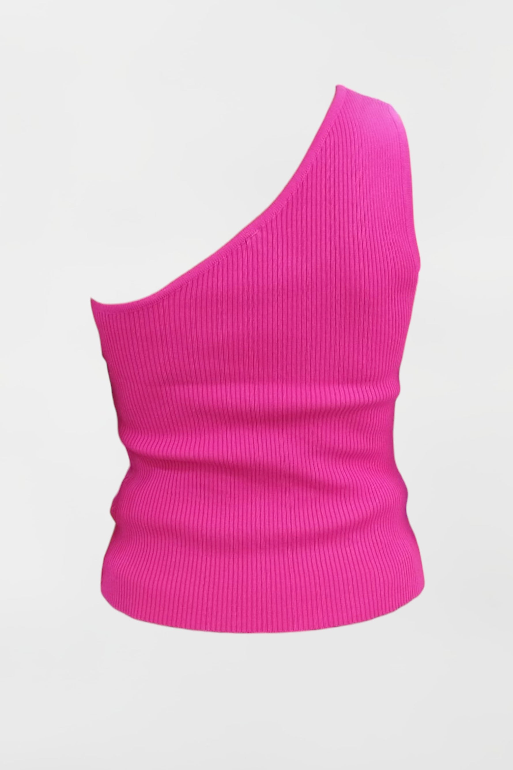Vedere spate a topului asimetric fucsia, croială pe un singur umăr, fără detalii aplicate.