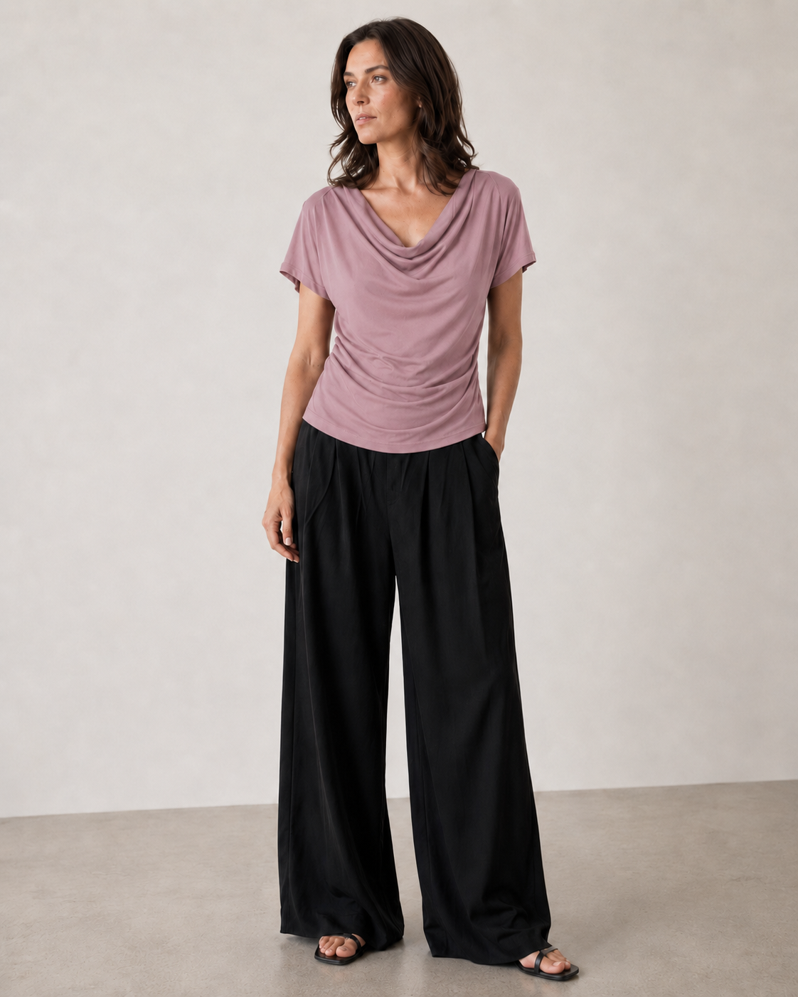 Top roz din tricot moale cu striații verticale și talie structurată prin efect creț — All Above Boutique.