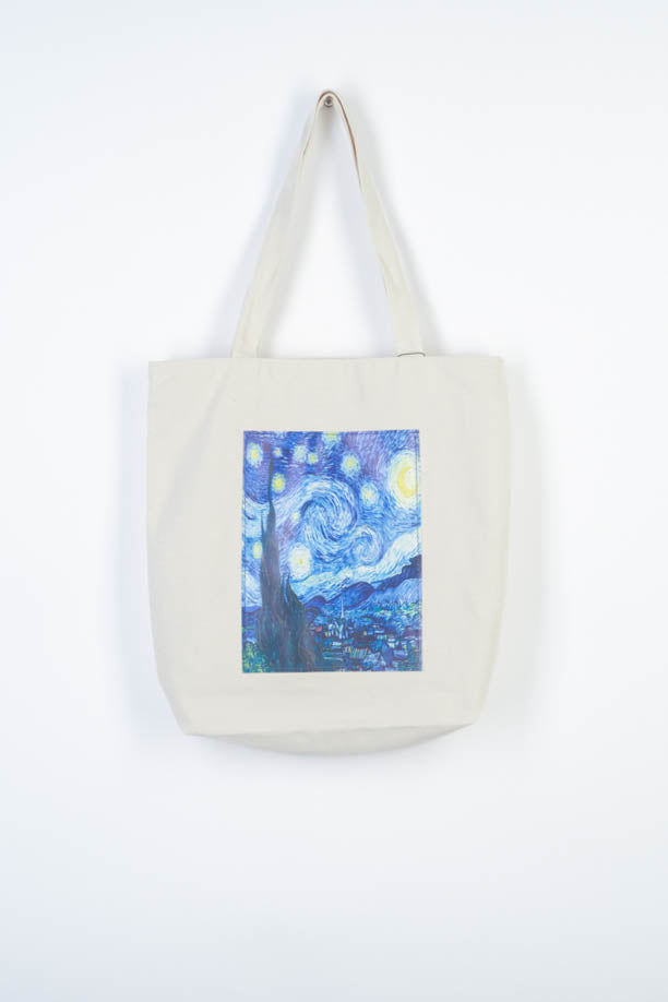 Geantă tote crem cu imprimeu celebru „Noaptea înstelată” de Vincent Van Gogh.