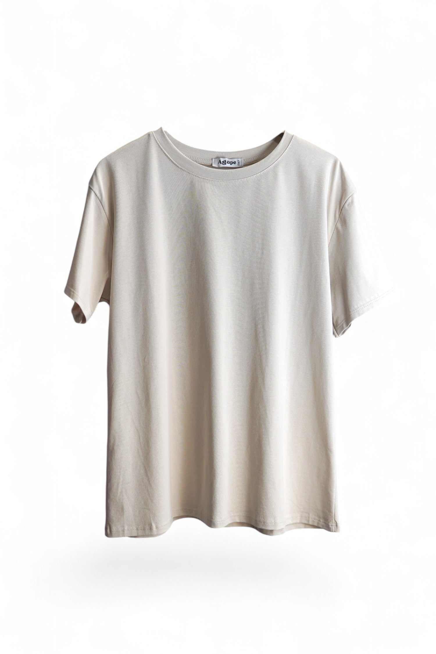  Tricou bej deschis, ideal pentru ținute minimaliste și casual