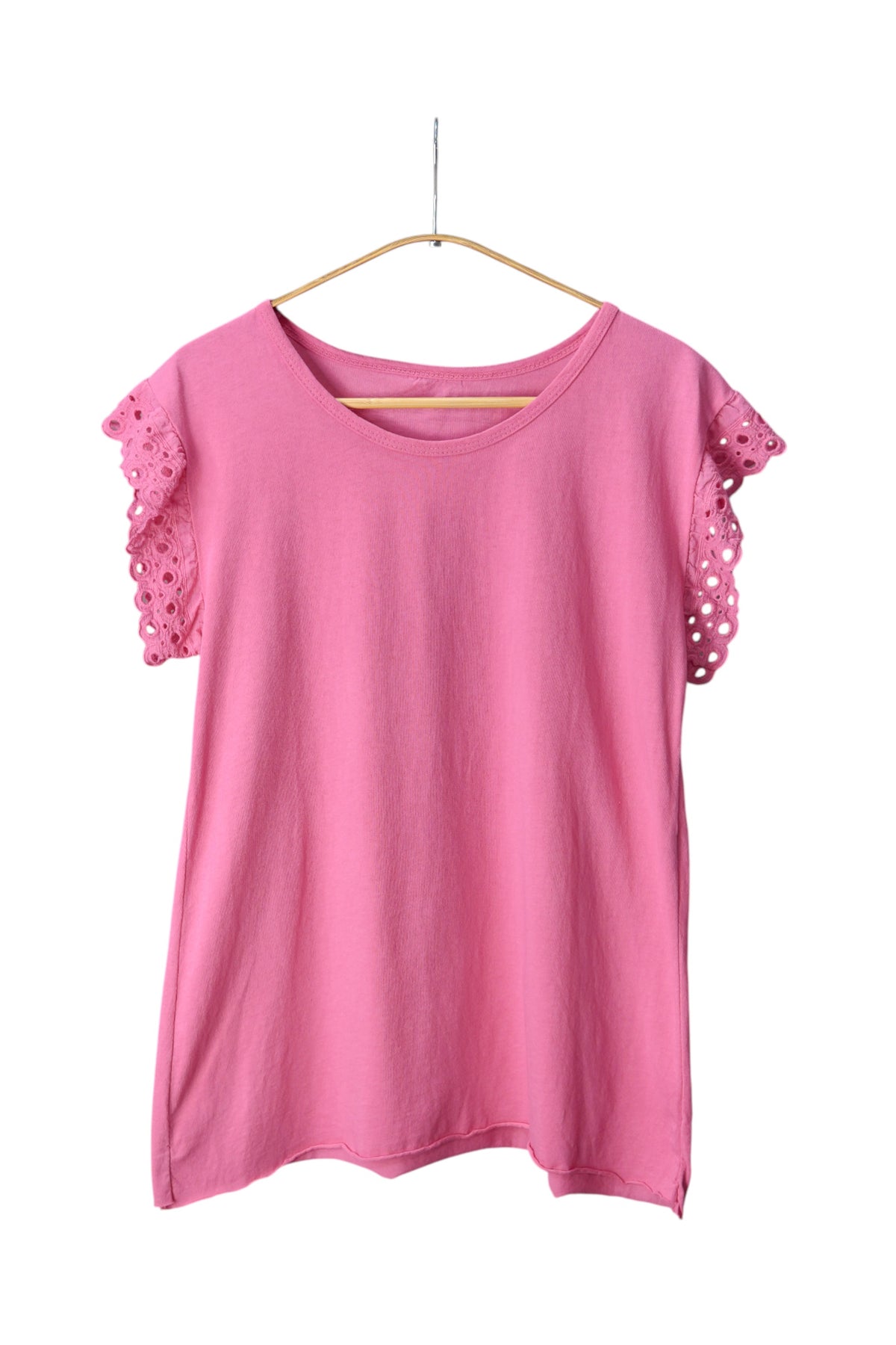 Tricou roz din bumbac cu mâneci scurte brodate tip broderie englezească, decolteu rotund