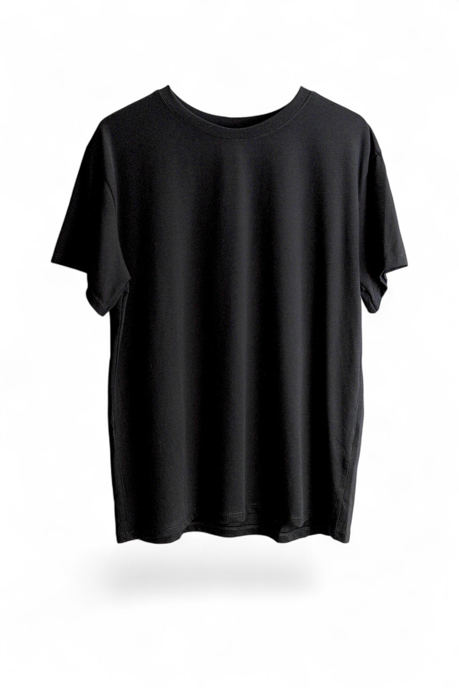 Tricou basic negru, versatil și ideal pentru orice garderobă