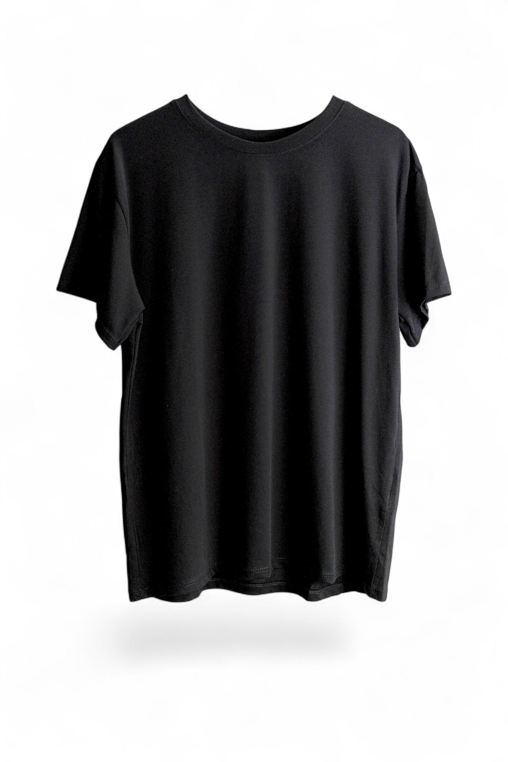 Tricou basic negru, versatil și ideal pentru orice garderobă