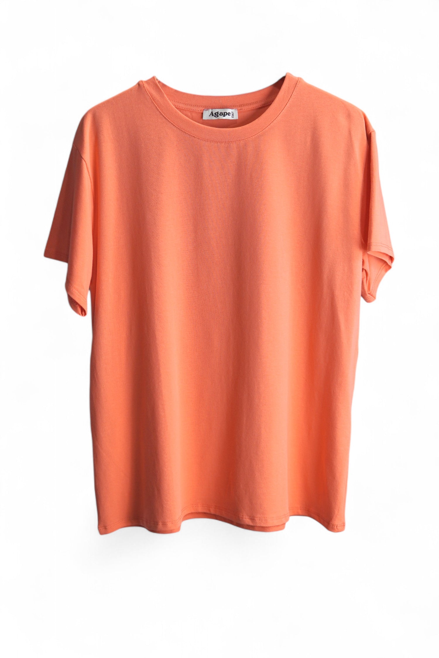 Tricou culoare piersică, cu țesătură ușor elastică și finisaje discrete