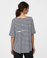 Tricou din jerse cu petice asimetrice, vedere din spate