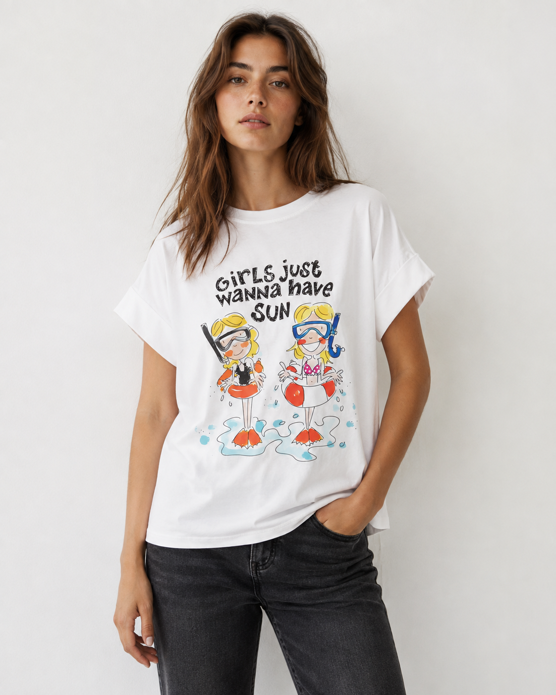 Tricou din bumbac cu mâneci rulate și mesaj „Girls wanna have sun”, vedere din față