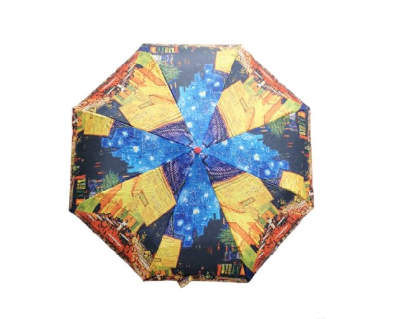 Detaliu al imprimeului artistic cu pictura lui Van Gogh „Café Terrace at Night” pe materialul textil al umbrelei.