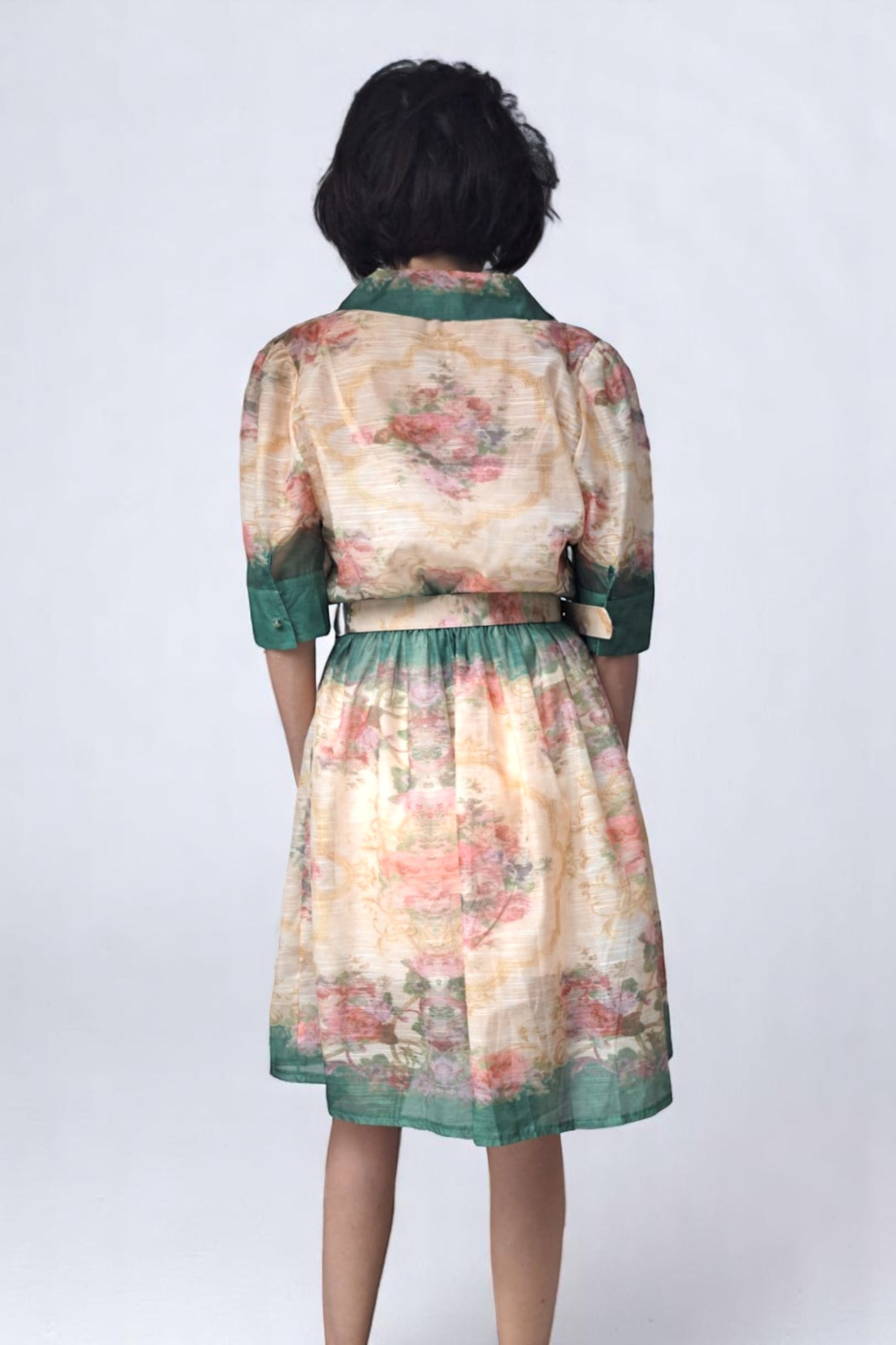 Rochie Florală  – Croială Vintage Cu Curea
