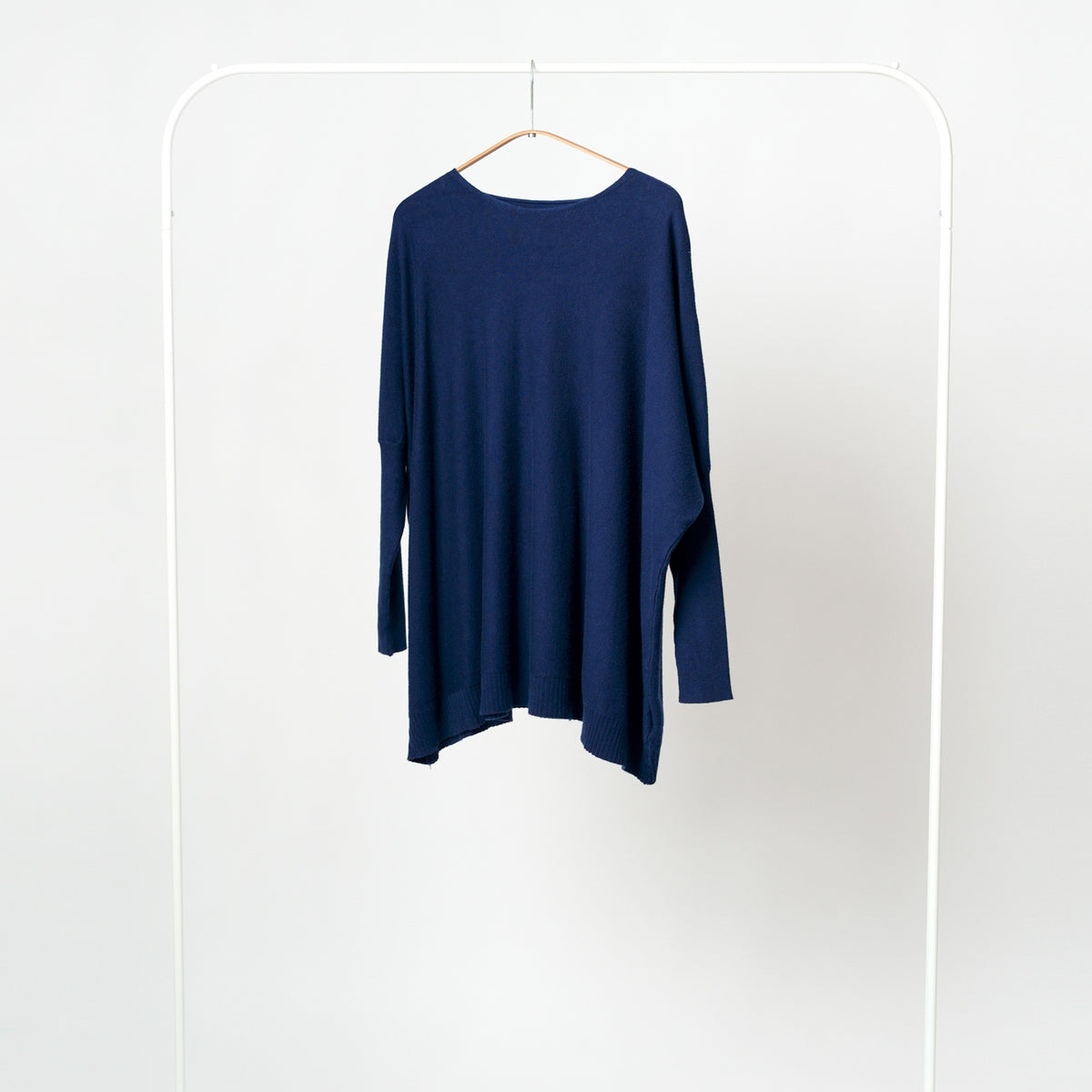 Bluză oversize din tricot cu mâneci mulate, bleumarin - All Above Boutique