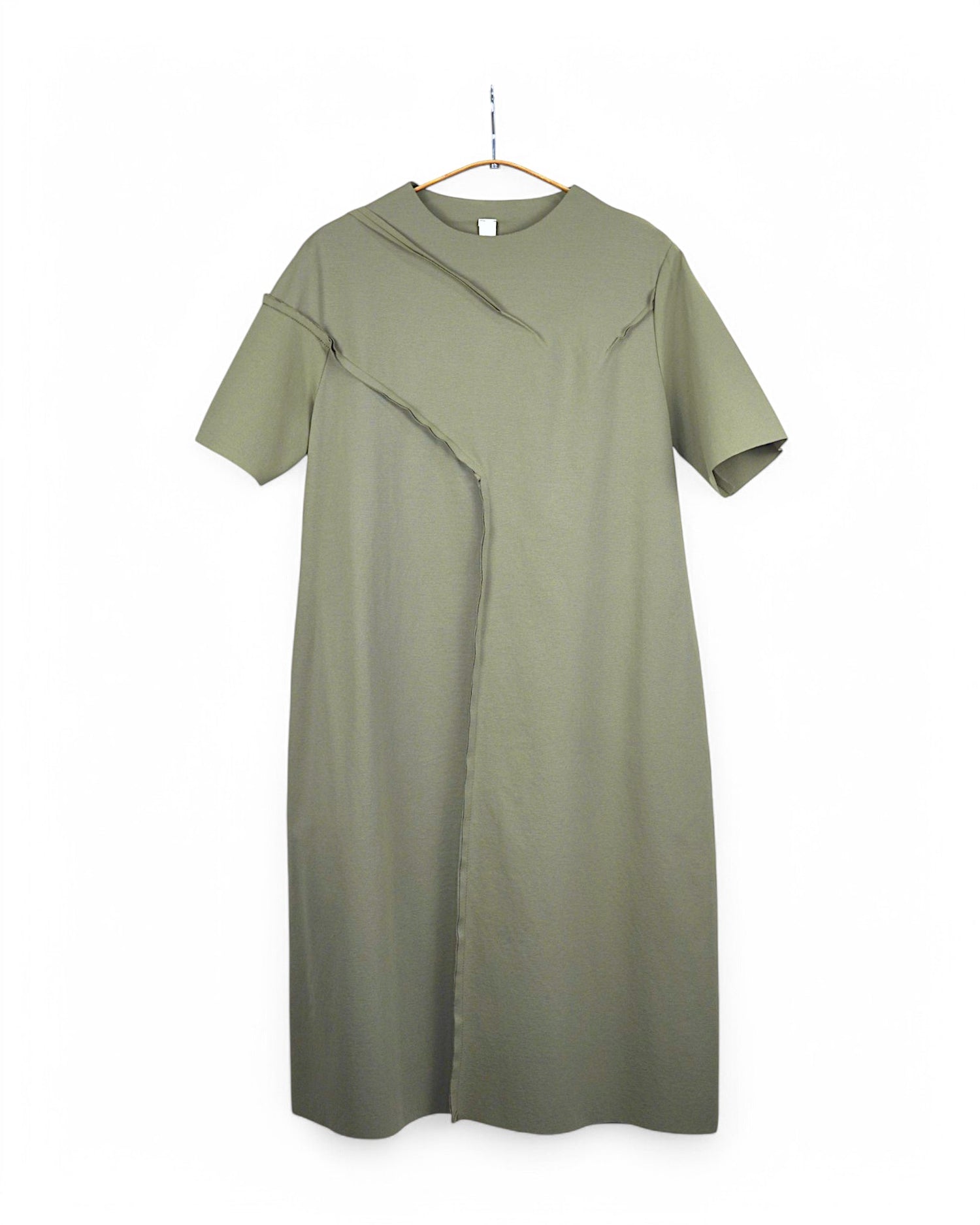 Rochie Midi cu Cusături Aparente – Design Modern și Croială Lejeră