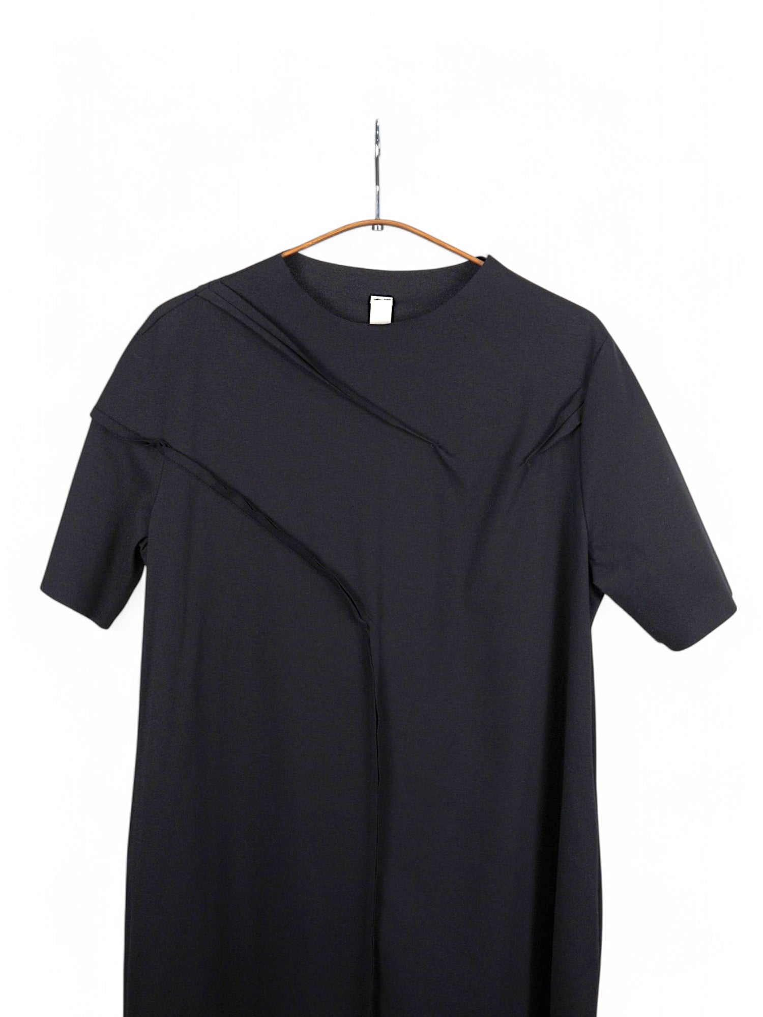 Rochie Midi cu Cusături Aparente – Design Modern și Croială Lejeră