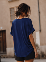 Tricou lejer cu croială oversize și material moale, cădere fluidă — All Above Boutique.