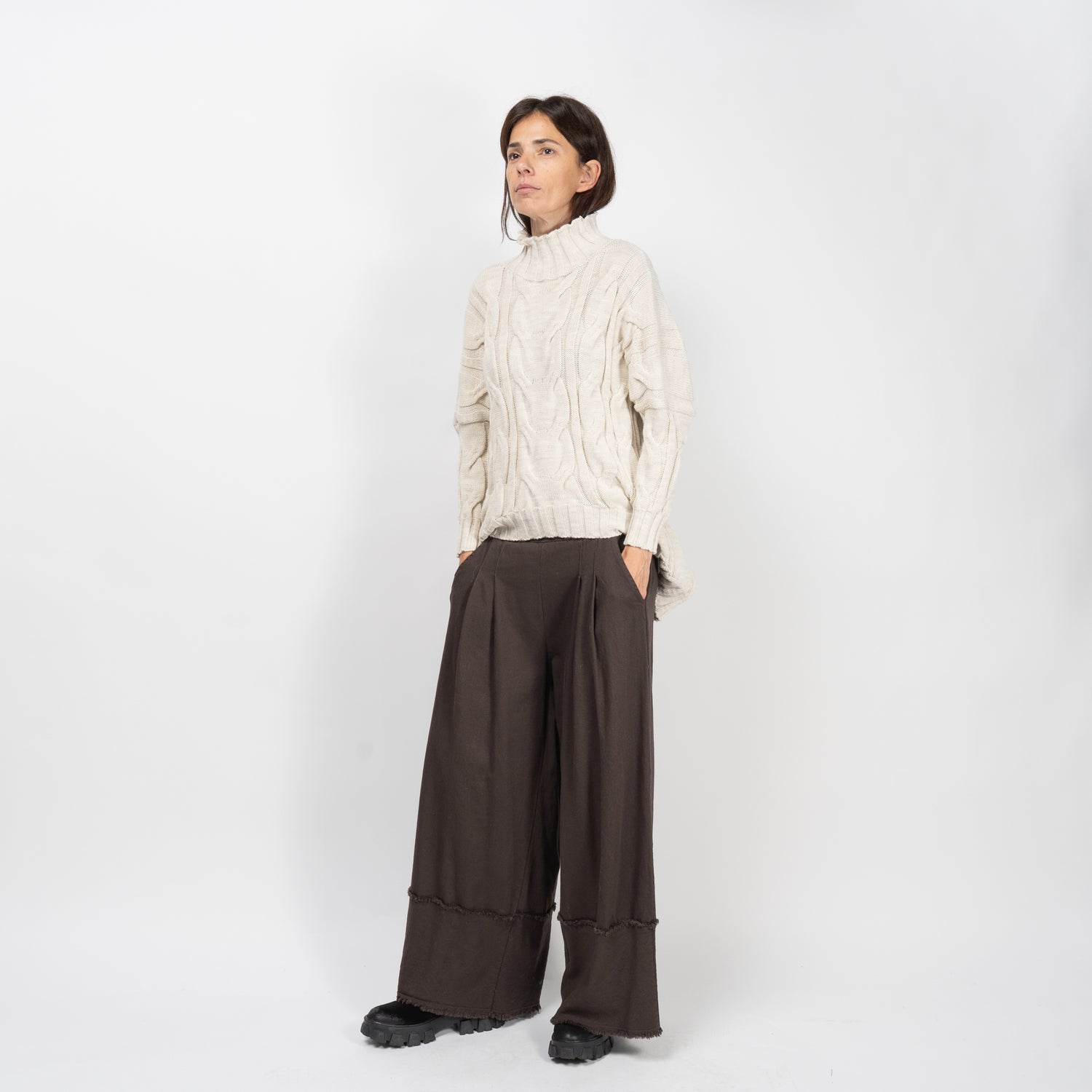 Pulover împletit din tricot cu torsade