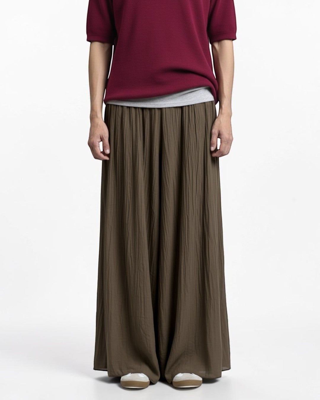 Pantaloni creponați din bumbac maro, cu talie elastică din jerse și croială amplă — All Above Boutique.