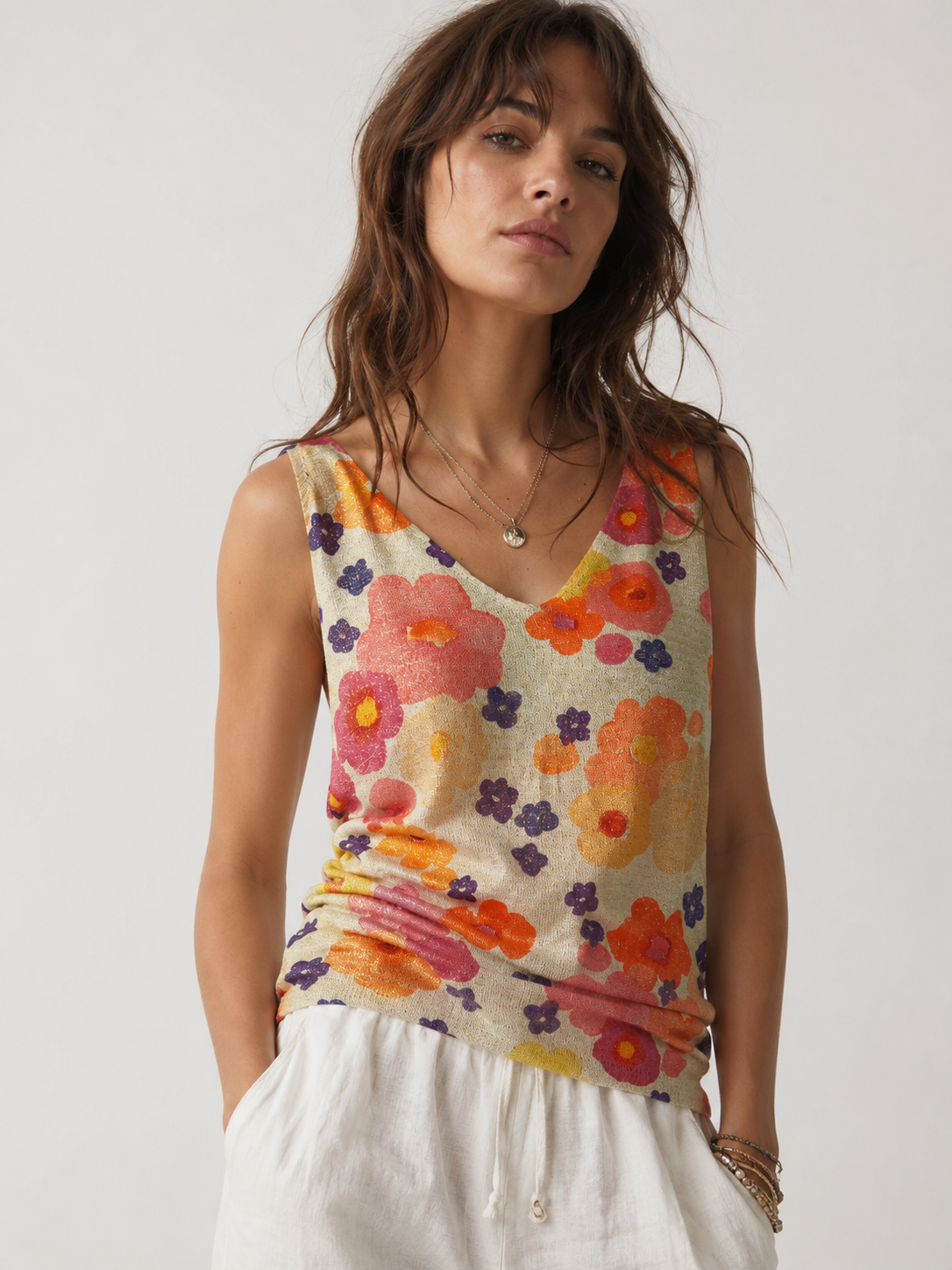 Maieu lejer cu imprimeu floral multicolor și lurex auriu, vedere frontală, All Above Boutique